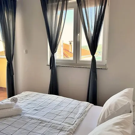 Apartments Pinta De Sol Guest house Cizici