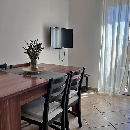 Guest house Apartments Pinta De Sol 3*