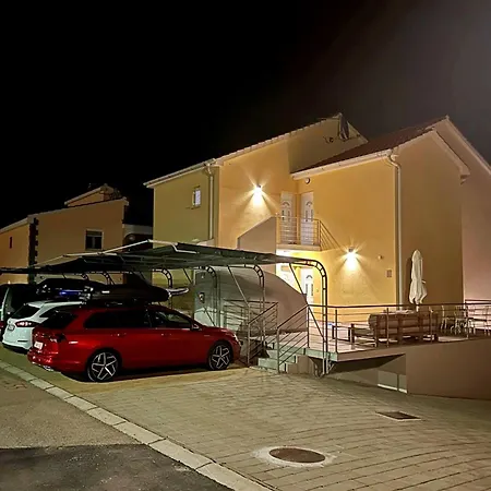 Guest house Apartments Pinta De Sol