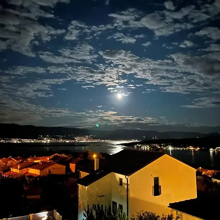 Guest house Apartments Pinta De Sol