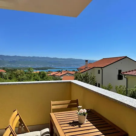 Guest house Apartments Pinta De Sol 3*